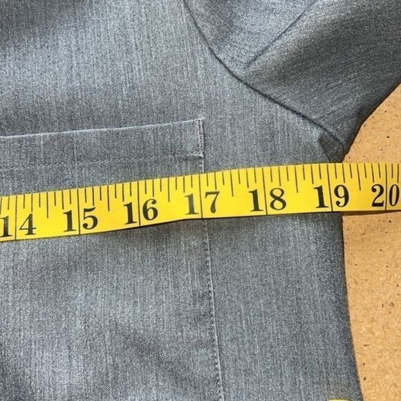 Figs Womens Technical Collection Scrub Top V-Neck Gray Size Small Lightweight & - Picture 7 of 10